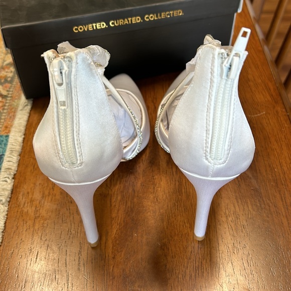 Lulus Aidan white satin rhinestone pointed toe pumps heels size 6.5 - Picture 5 of 8